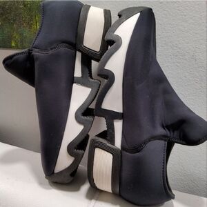 iRi Black Outline Low Top Sneakers (BK1) Size 37